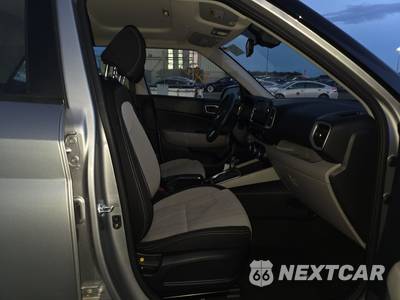 2025 Hyundai Venue SEL - zdjęcie 8 z 30 - miniatura