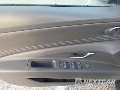 2025 Hyundai Elantra SEL Convenience - zdjęcie 9 z 26 - miniatura