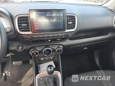 2025 Hyundai Venue SEL - zdjęcie 11 z 19 - miniatura