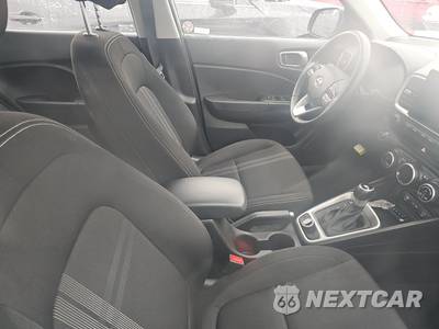 2025 Hyundai Venue SEL - zdjęcie 8 z 24 - miniatura
