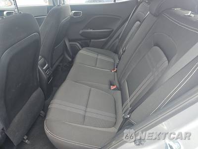 2025 Hyundai Venue SEL - zdjęcie 13 z 24 - miniatura