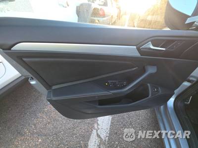 2025 Volkswagen Jetta Sport - zdjęcie 9 z 30 - miniatura