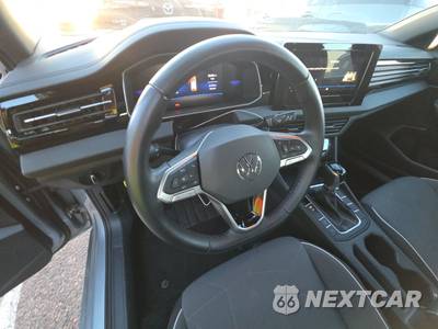 2025 Volkswagen Jetta Sport - zdjęcie 10 z 30 - miniatura