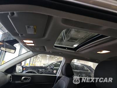 2025 Hyundai Venue SEL - zdjęcie 17 z 31 - miniatura