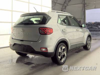 2025 Hyundai Venue SEL - zdjęcie 4 z 31 - miniatura