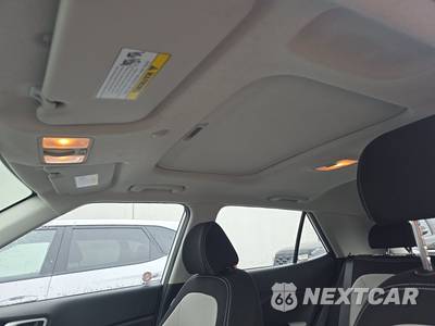 2025 Hyundai Venue SEL - zdjęcie 17 z 27 - miniatura