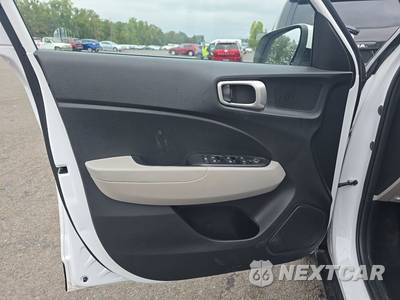 2025 Hyundai Venue SEL - zdjęcie 9 z 27 - miniatura