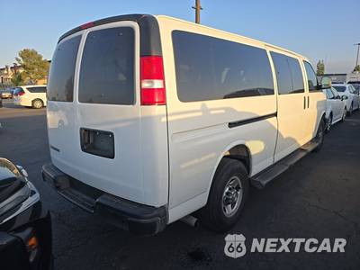 2025 Chevrolet Express 3500 Passenger Van LT 1LT 155.1" WB - zdjęcie 4 z 34 - miniatura