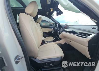 2020 BMW X1 Sports Activity Vehicle sDrive28i - zdjęcie 10 z 20 - miniatura