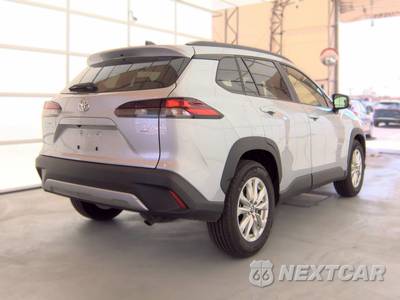 2026 Toyota Corolla Cross LE - zdjęcie 4 z 26 - miniatura