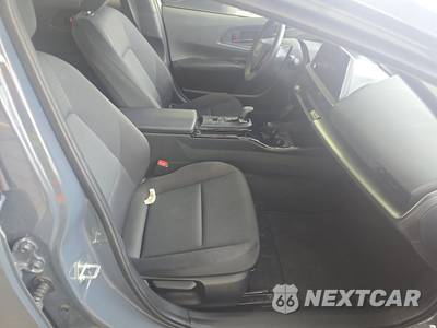 2026 Toyota Prius LE - zdjęcie 8 z 26 - miniatura