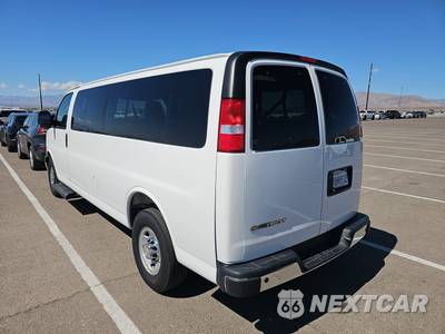 2025 Chevrolet Express 3500 Passenger Van LT 1LT 155.1" WB - zdjęcie 6 z 28 - miniatura