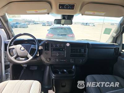 2025 Chevrolet Express 3500 Passenger Van LT 1LT 155.1" WB - zdjęcie 11 z 28 - miniatura