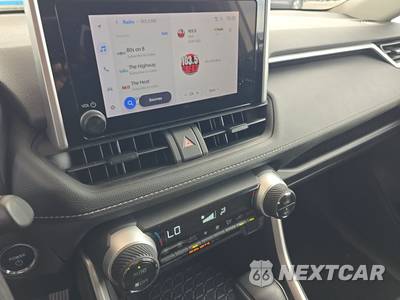 2025 Toyota RAV4 Hybrid XLE - zdjęcie 11 z 23 - miniatura