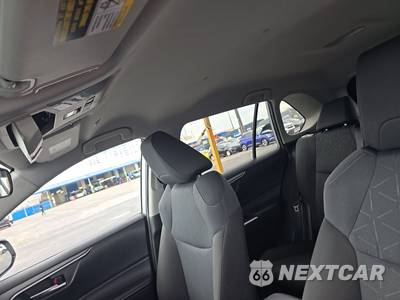 2025 Toyota RAV4 Hybrid XLE - zdjęcie 18 z 23 - miniatura