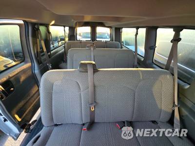 2025 Chevrolet Express 3500 Passenger Van LT 1LT 155.1" WB - zdjęcie 13 z 25 - miniatura