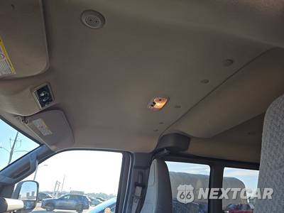 2025 Chevrolet Express 3500 Passenger Van LT 1LT 155.1" WB - zdjęcie 19 z 25 - miniatura