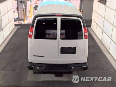 2025 Chevrolet Express 3500 Passenger Van LT 1LT 155.1" WB - zdjęcie 5 z 29 - miniatura