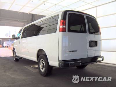 2025 Chevrolet Express 3500 Passenger Van LT 1LT 155.1" WB - zdjęcie 6 z 26 - miniatura