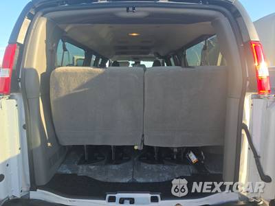 2025 Chevrolet Express 3500 Passenger Van LT 1LT 155.1" WB - zdjęcie 16 z 20 - miniatura