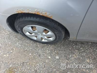 2009 Toyota Camry LE - zdjęcie 8 z 21 - miniatura