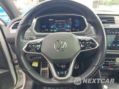 2022 Volkswagen Tiguan SE R-Line Black - zdjęcie 10 z 30 - miniatura