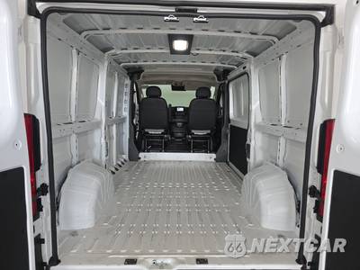 2026 Ram ProMaster 2500 Cargo Van Tradesman w/Passenger Seat Low Roof 136.0" WB - zdjęcie 16 z 18 - miniatura