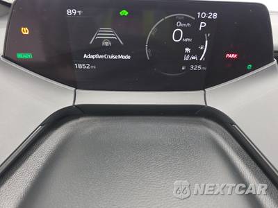 2026 Toyota Prius XLE - zdjęcie 12 z 20 - miniatura