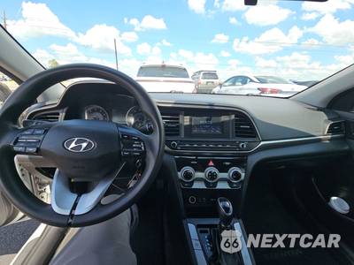 2019 Hyundai Elantra SE Sedan - zdjęcie 11 z 25 - miniatura