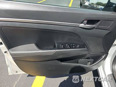 2019 Hyundai Elantra SE Sedan - zdjęcie 9 z 25 - miniatura