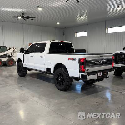 2023 Ford Super Duty F-350 King Ranch Crew Cab Medium Bed - zdjęcie 3 z 10 - miniatura