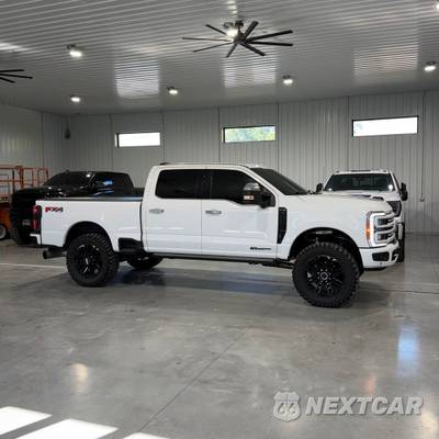 2023 Ford Super Duty F-350 King Ranch Crew Cab Medium Bed - zdjęcie 5 z 10 - miniatura