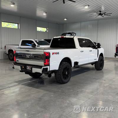 2023 Ford Super Duty F-350 King Ranch Crew Cab Medium Bed - zdjęcie 4 z 10 - miniatura