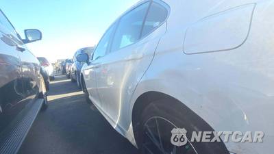2022 Toyota Camry Hybrid SE - zdjęcie 44 z 48 - miniatura