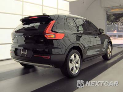 2020 Volvo XC40 T5 Momentum - zdjęcie 4 z 34 - miniatura