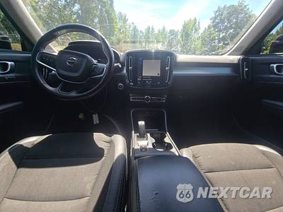 2020 Volvo XC40 T5 Momentum - zdjęcie 11 z 34 - miniatura