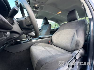 2025 Toyota Camry LE - zdjęcie 9 z 44 - miniatura
