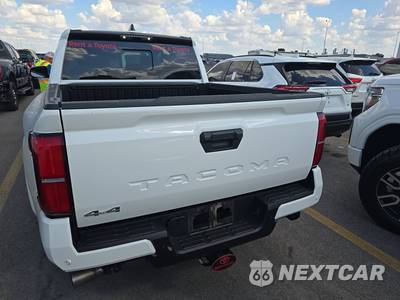 2025 Toyota Tacoma SR5 Crew Cab Medium Bed - zdjęcie 5 z 23 - miniatura