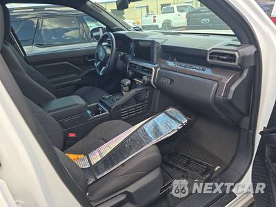 2025 Toyota Tacoma SR5 Crew Cab Medium Bed - zdjęcie 8 z 23 - miniatura