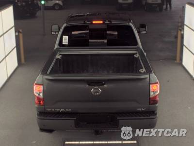 2021 Nissan TITAN SV Crew Cab Short Bed - zdjęcie 5 z 26 - miniatura
