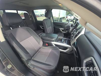 2021 Nissan TITAN SV Crew Cab Short Bed - zdjęcie 8 z 26 - miniatura