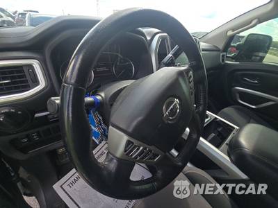 2021 Nissan TITAN SV Crew Cab Short Bed - zdjęcie 10 z 26 - miniatura
