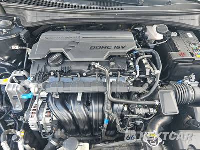 2025 Hyundai Elantra SEL Convenience - zdjęcie 16 z 17 - miniatura