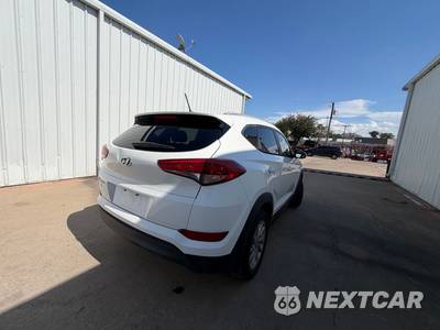 2016 Hyundai Tucson SE w/Beige Interior - zdjęcie 13 z 48 - miniatura