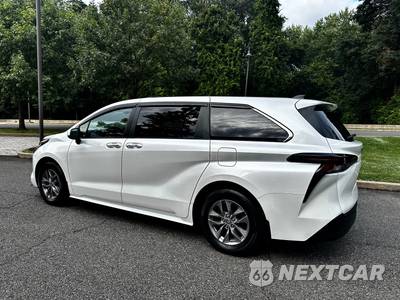 2024 Toyota Sienna XLE 7-Passenger 120.5" WB - zdjęcie 8 z 65 - miniatura
