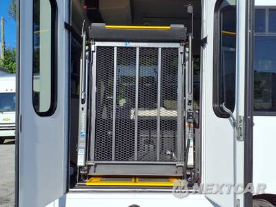 2022 Chevrolet Express 4500 Cutaway 2WT DRW - zdjęcie 10 z 28 - miniatura