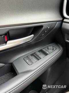 2026 Toyota Grand Highlander Hybrid Nightshade Edition - zdjęcie 8 z 40 - miniatura