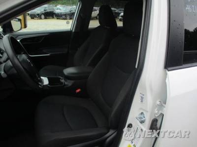 2025 Toyota RAV4 LE - zdjęcie 3 z 25 - miniatura