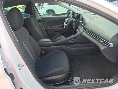 2025 Hyundai Elantra SE - zdjęcie 8 z 23 - miniatura