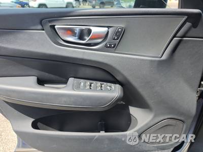 2024 Volvo XC60 B5 Plus Dark Theme - zdjęcie 9 z 22 - miniatura